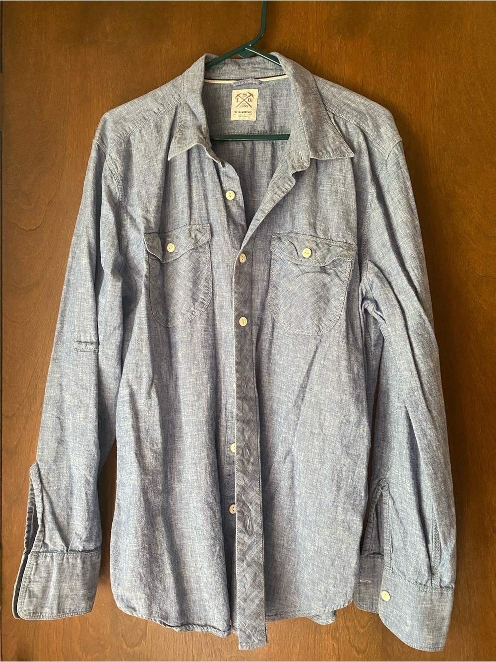 Levi's Men's Light Blue Chambray Button-Down Shirt XL